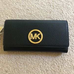 Michael Kors Fulton Black Carry All Wallet